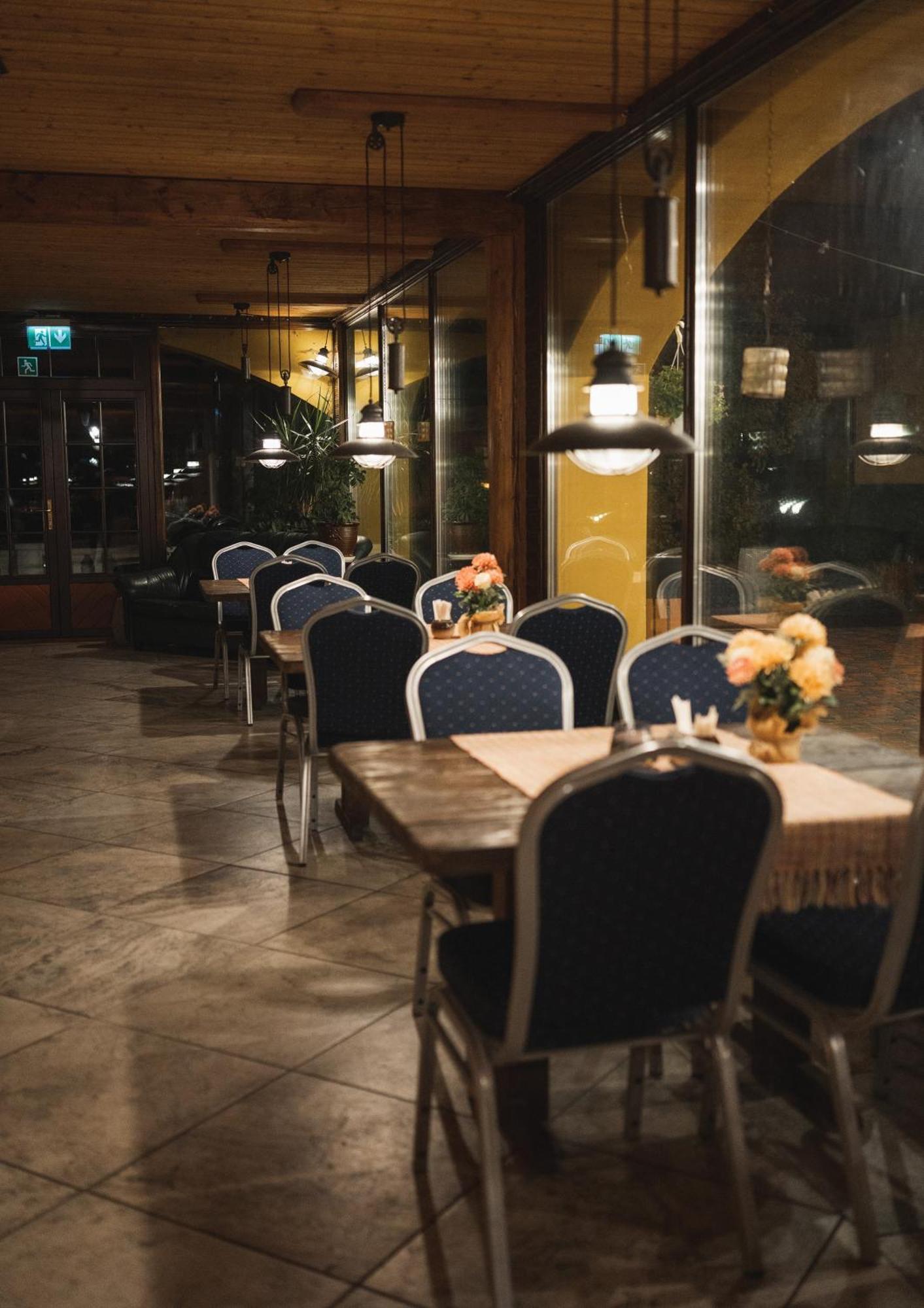 Ruunawere Hotel Nommealuse Ngoại thất bức ảnh
